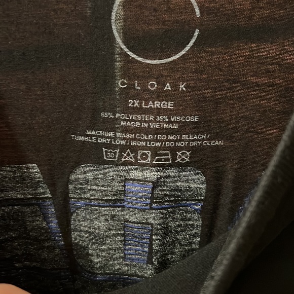 Cloak Brand Crop Top - Picture 3 of 4